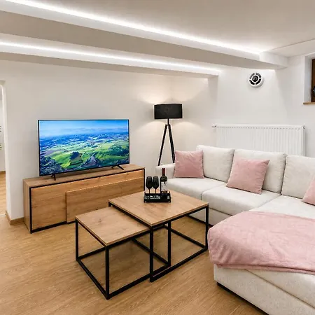 82 Apartamento Banská Bystrica